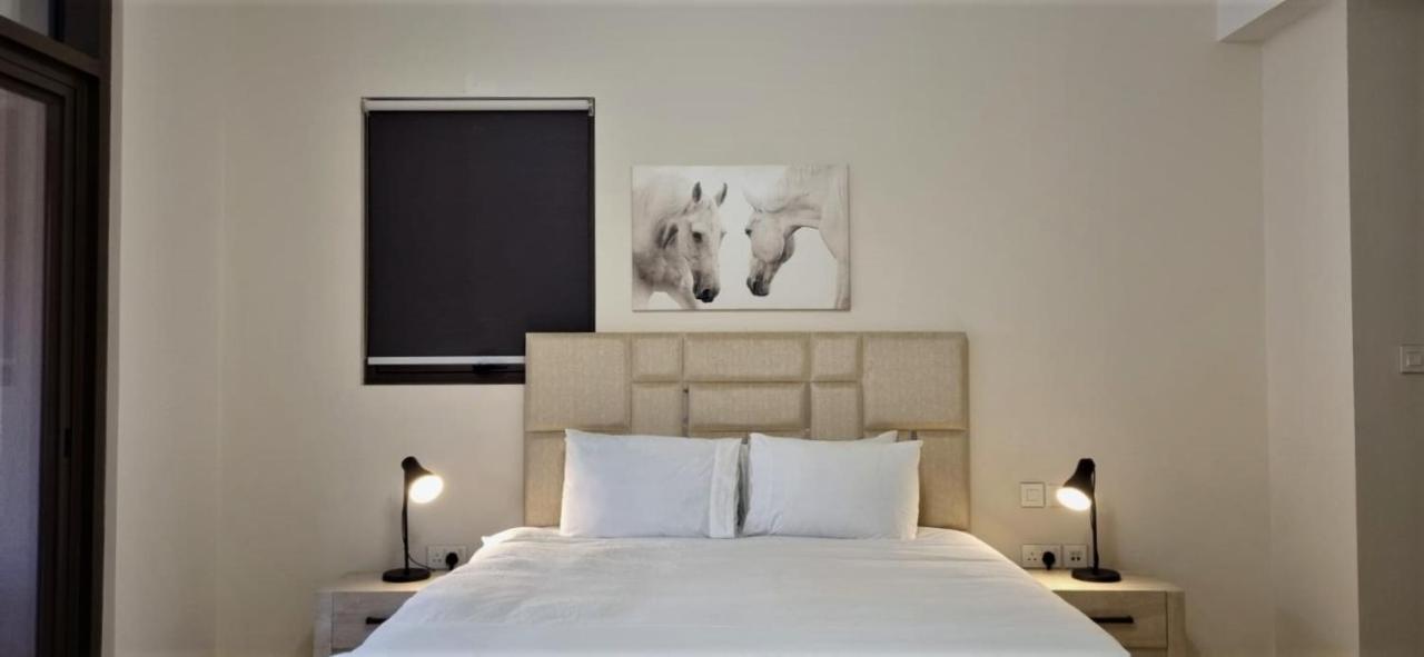 One 2Bhk Elegant Apartment In Muscat Bay 03 Luaran gambar