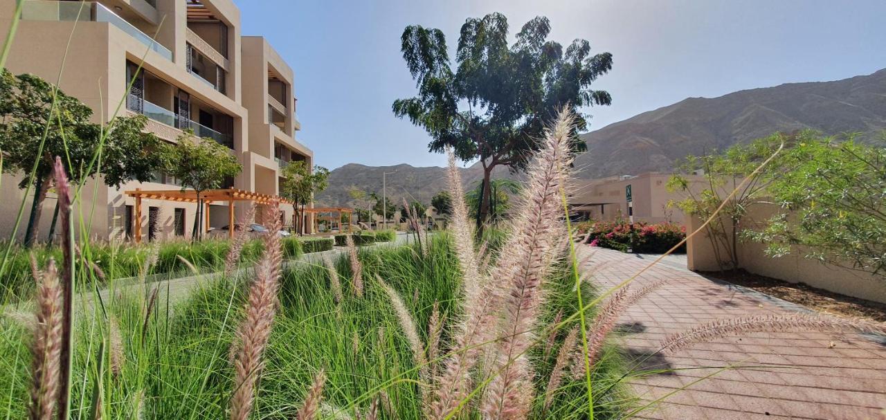 One 2Bhk Elegant Apartment In Muscat Bay 03 Luaran gambar