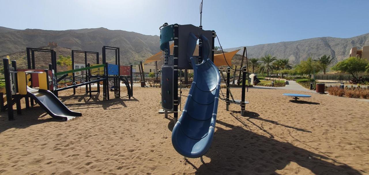 One 2Bhk Elegant Apartment In Muscat Bay 03 Luaran gambar