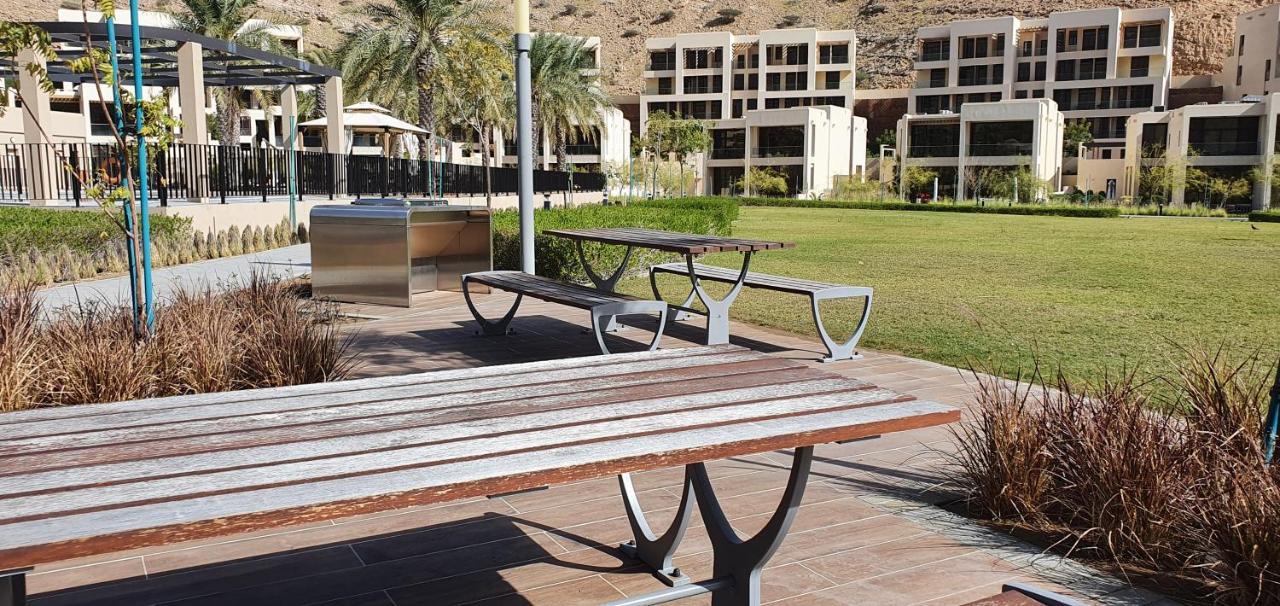 One 2Bhk Elegant Apartment In Muscat Bay 03 Luaran gambar