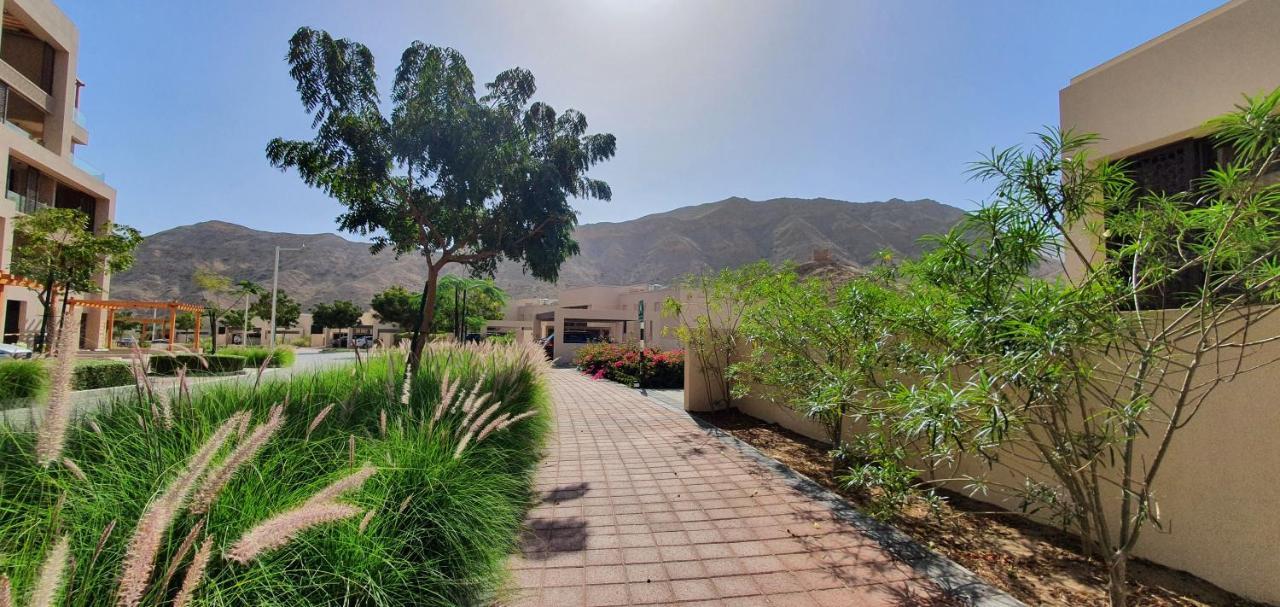 One 2Bhk Elegant Apartment In Muscat Bay 03 Luaran gambar