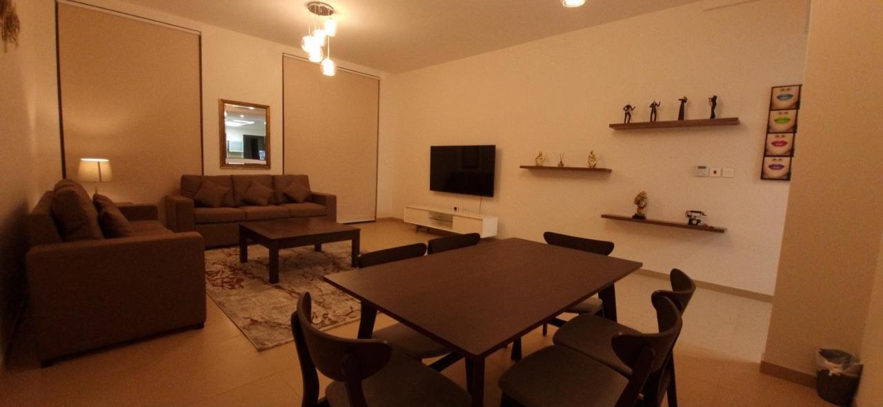 One 2Bhk Elegant Apartment In Muscat Bay 03 Luaran gambar