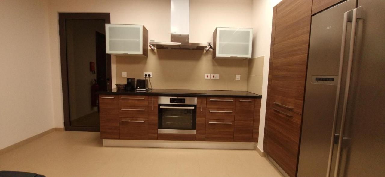 One 2Bhk Elegant Apartment In Muscat Bay 03 Luaran gambar