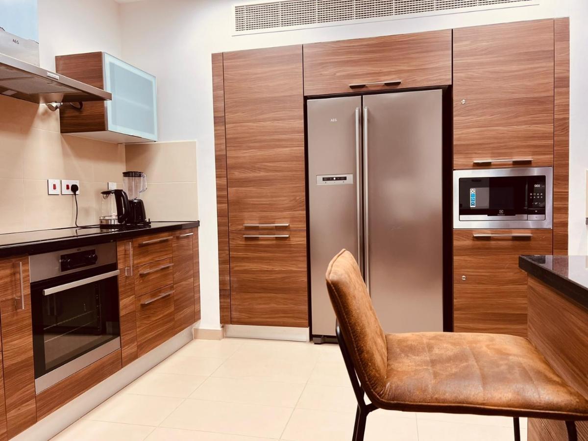 One 2Bhk Elegant Apartment In Muscat Bay 03 Luaran gambar