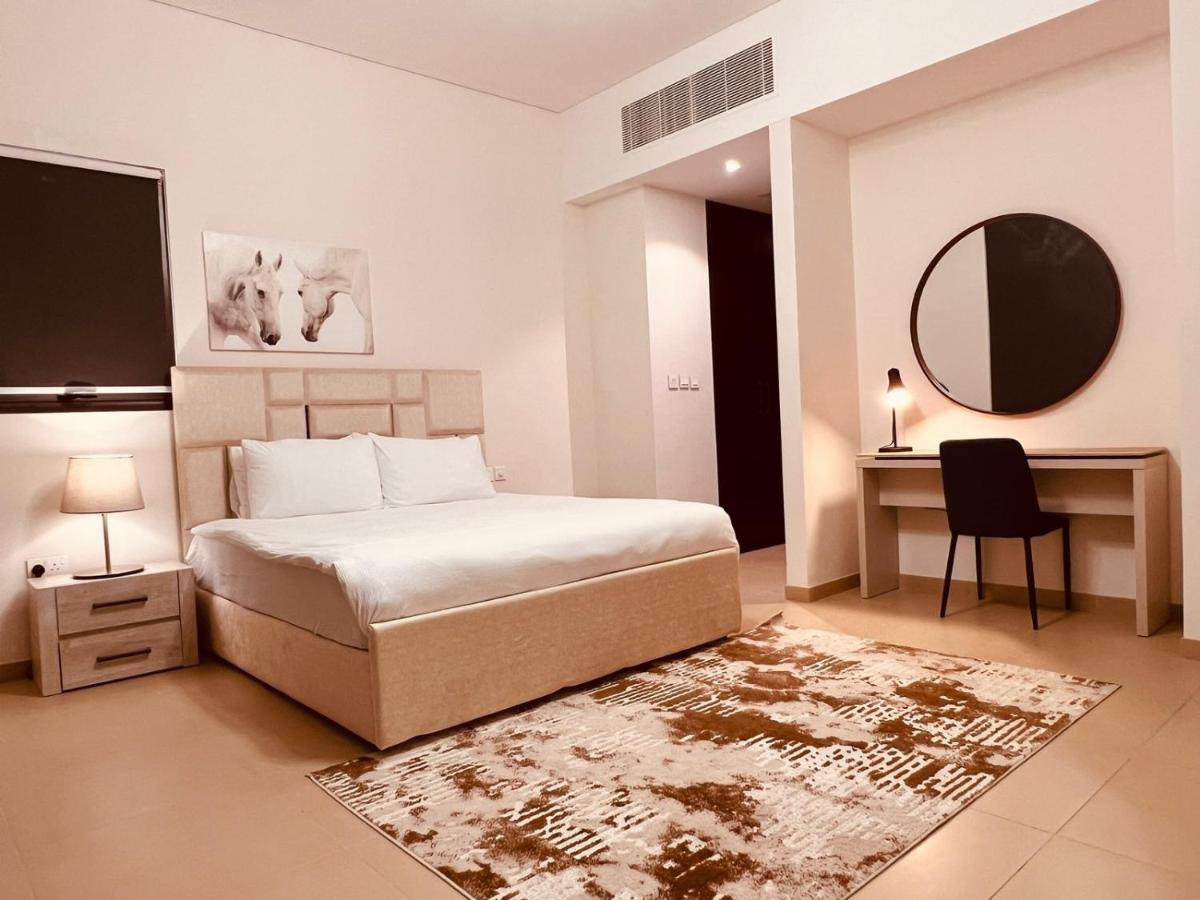 One 2Bhk Elegant Apartment In Muscat Bay 03 Luaran gambar